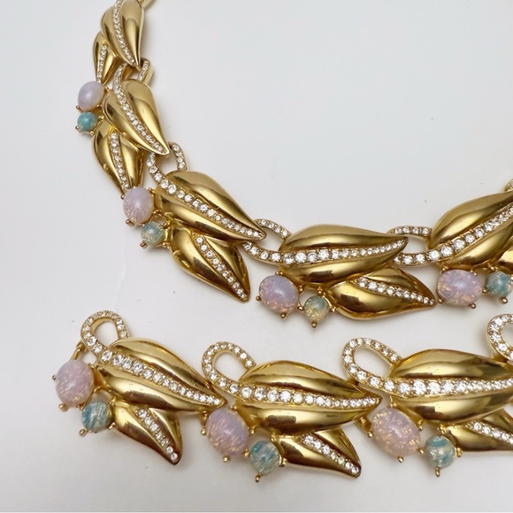 Vintage Foiled Faux Opal Glass Cabochon Rhinestone Leaf Necklace & Bracelet Set - Picture 3 of 16